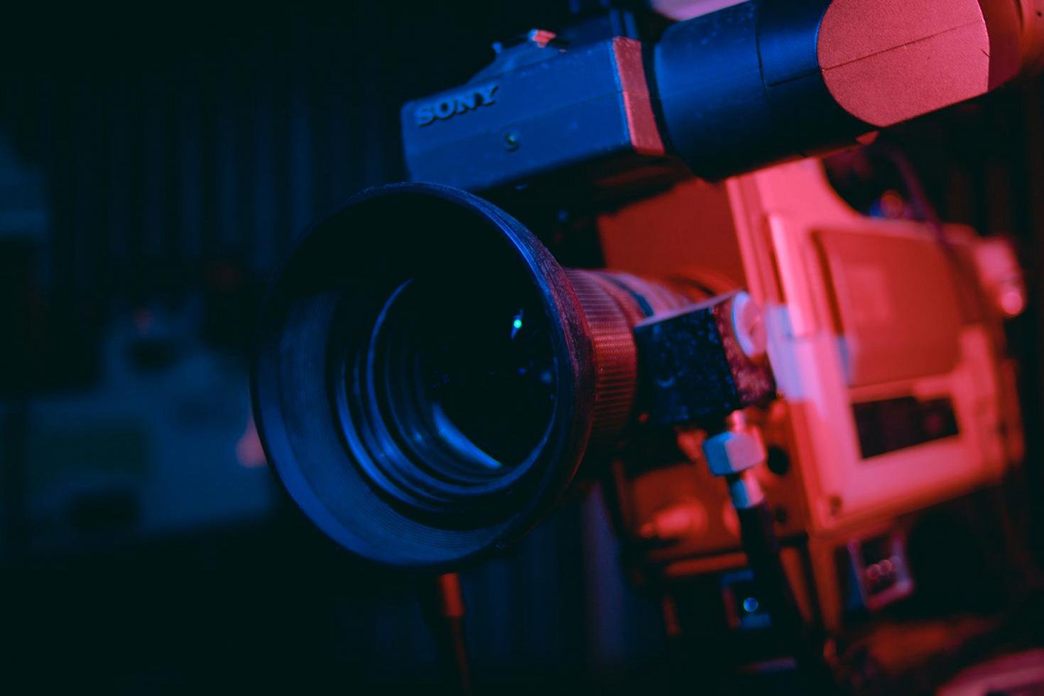Cinematic lens focus